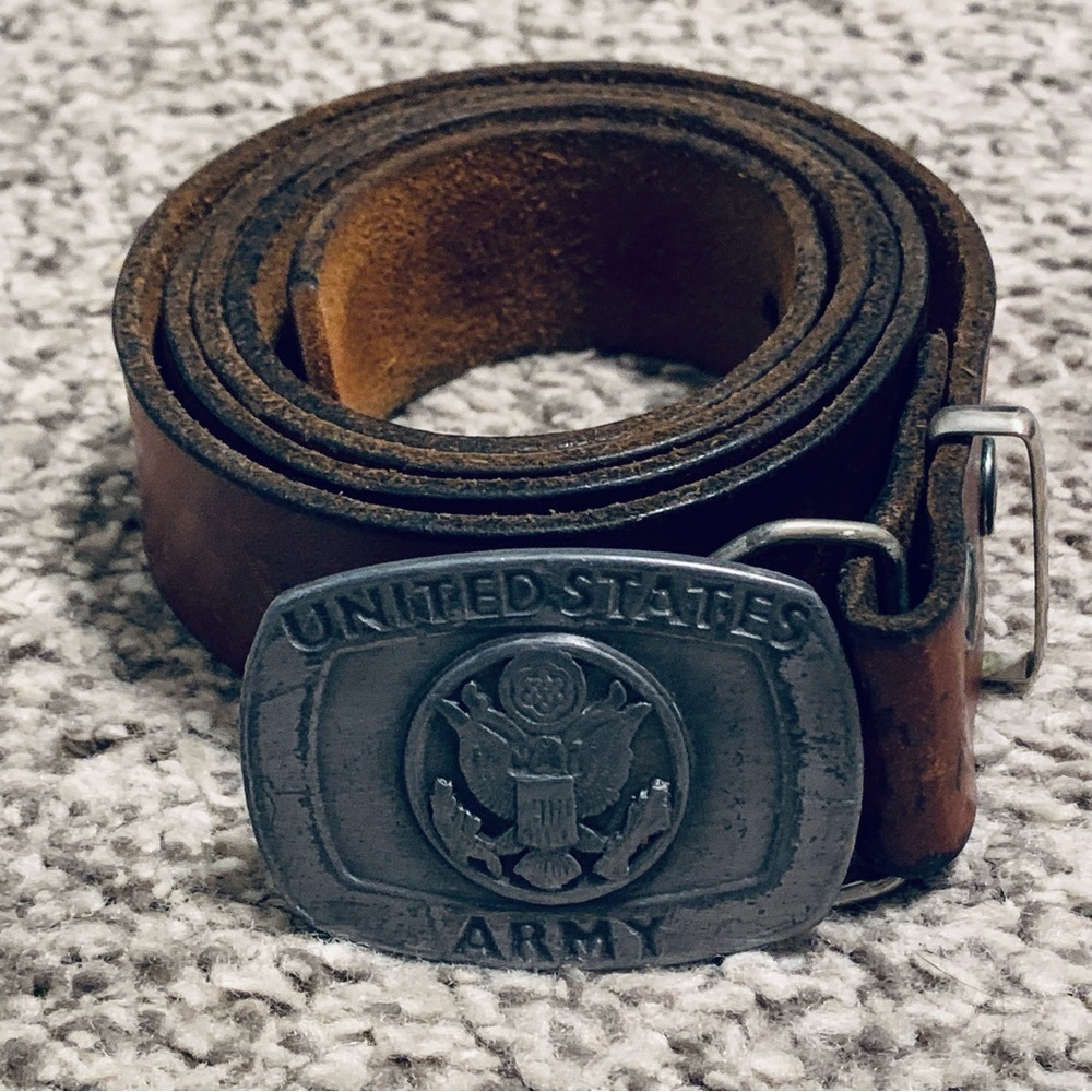 Siskiyou 1985 United States Army Belt Buckle with Leather Belt